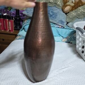 TORRE & TARGUS TAILS HAMMERED VASE ALUMINUM COPPER